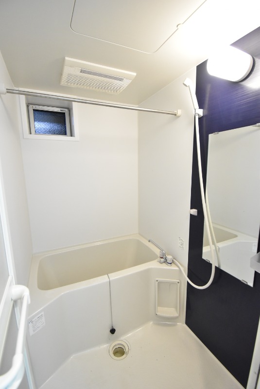 ��ʌ��������܎s��{��听���Q���ڂ̃A�p�[�g�̃o�X