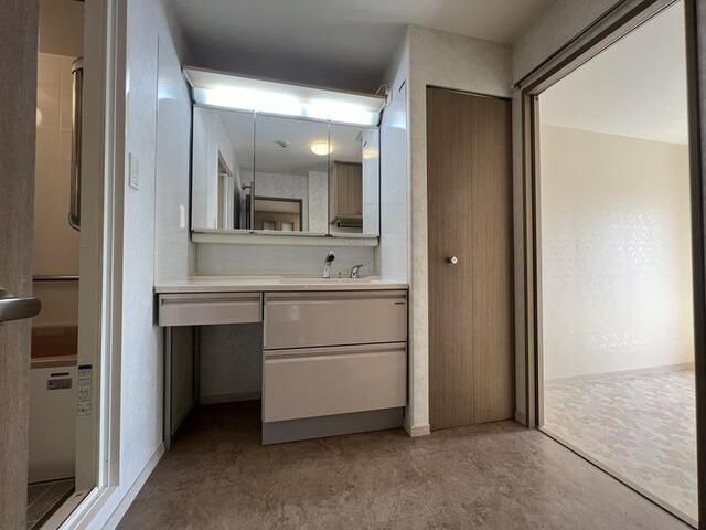 ��ʌ��������܎s����厚�w��̃}���V�����̐��ʏ�