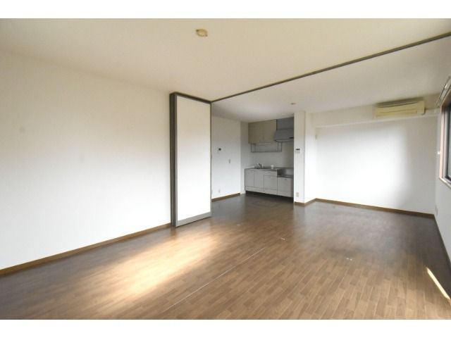 ��ʌ�����s����T���ڂ̃A�p�[�g�̋��ԁE���r���O