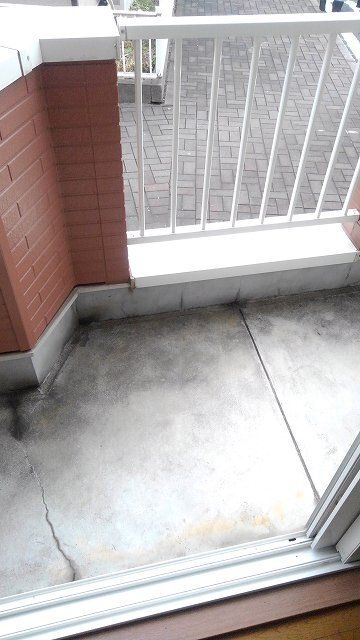 ��ʌ��@�c�s���S���ڂ̃A�p�[�g�̃o���R�j�[