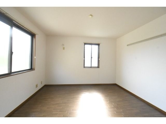 ��ʌ�����s����T���ڂ̃A�p�[�g�̐Q��