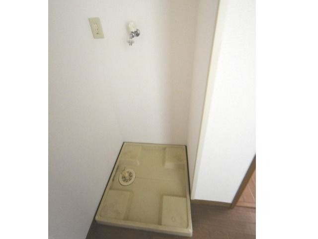 ��ʌ�����s����T���ڂ̃A�p�[�g�̂��̑��ݔ�