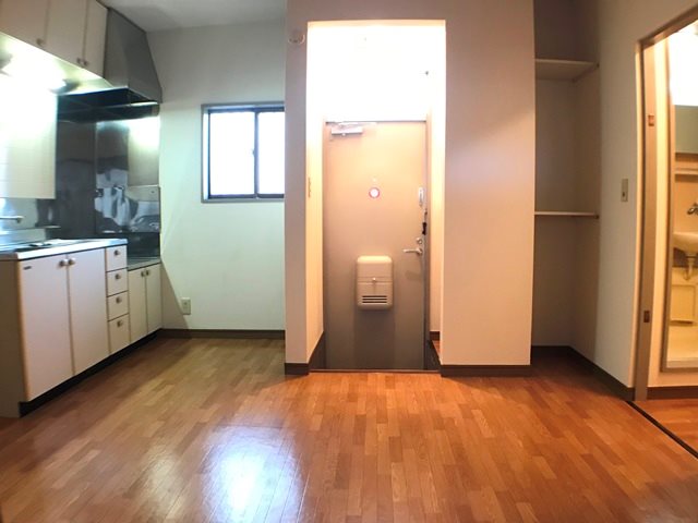 ��ʌ��������܎s��΋�钬�Q���ڂ̃A�p�[�g�̋��ԁE���r���O