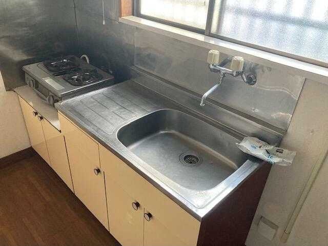 ��ʌ��������܎s�Y�a��̉ƂU���ڂ̃A�p�[�g�̃L�b�`��