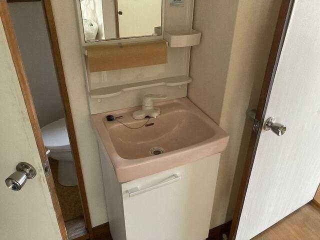 ��ʌ��������܎s�Y�a��̉ƂU���ڂ̃A�p�[�g�̐��ʏ�