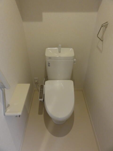 ��ʌ������s���R�Q���ڂ̃A�p�[�g�̃g�C��