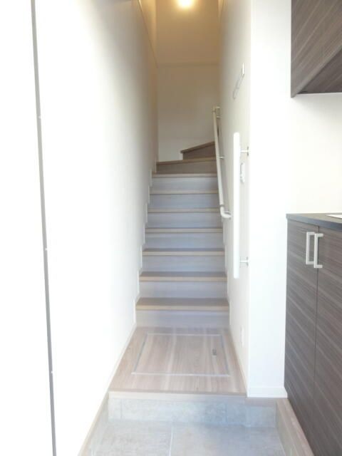 ��ʌ������s���R�Q���ڂ̃A�p�[�g�̌���