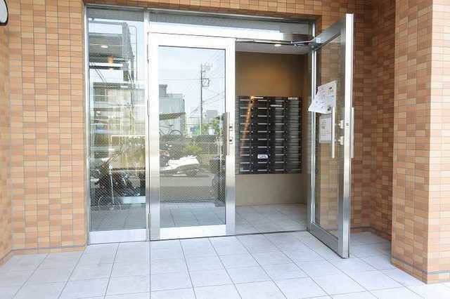 ��ʌ�����s�핽�Q���ڂ̃}���V�����̃G���g�����X