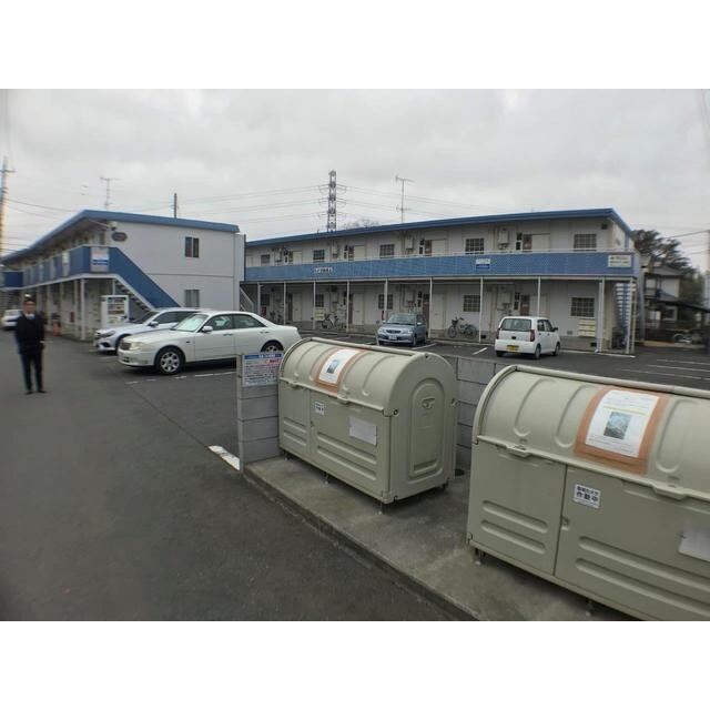 ��ʌ��������܎s��΋�{���Q���ڂ̃A�p�[�g�̒��ԏ�