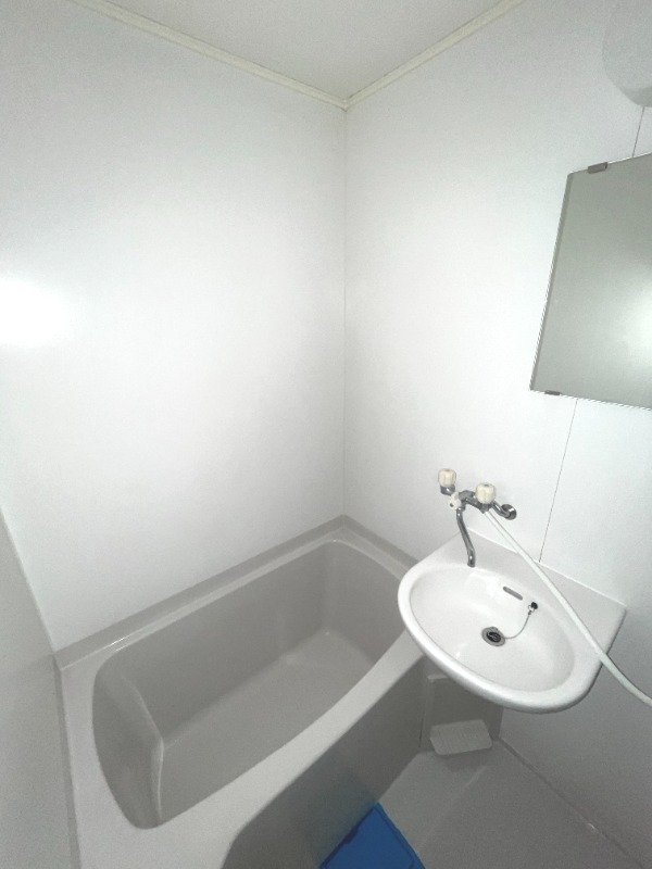 ��ʌ��������܎s��΋���q�P���ڂ̃A�p�[�g�̃o�X