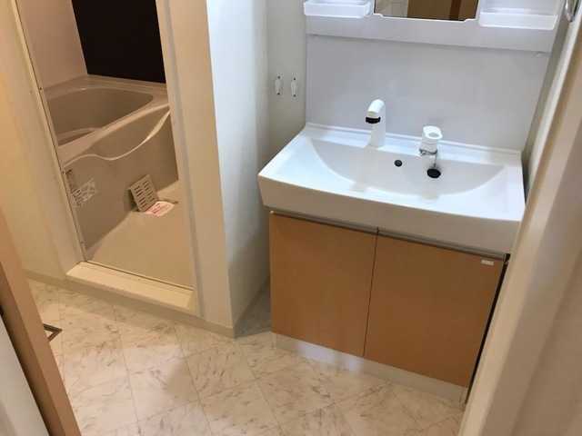 ��ʌ��z�J�s���C�N�^�E���P���ڂ̃A�p�[�g�̐��ʏ�