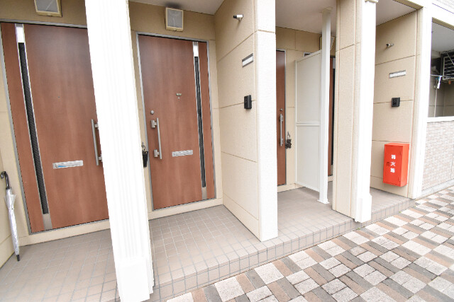 ��ʌ��z�J�s���C�N�^�E���P���ڂ̃A�p�[�g�̃G���g�����X