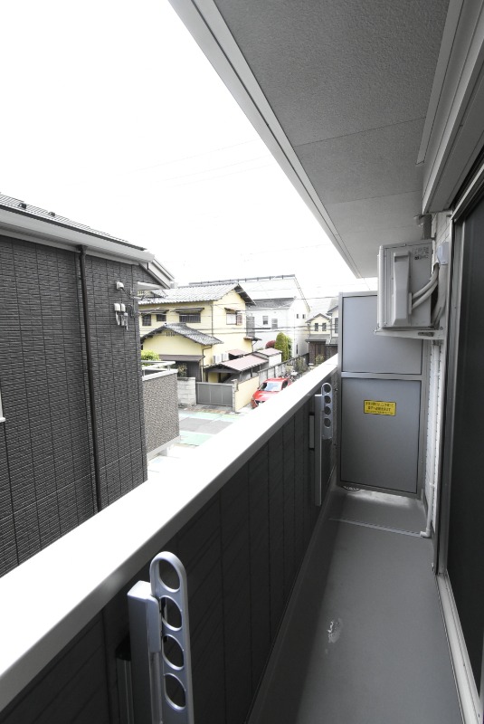 ��ʌ��������܎s��{���Ԓ��Q���ڂ̃A�p�[�g�̃o���R�j�[