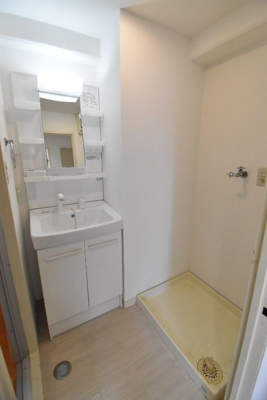 ��ʌ��������܎s�΋擌�Y�a�V���ڂ̃}���V�����̐��ʏ�