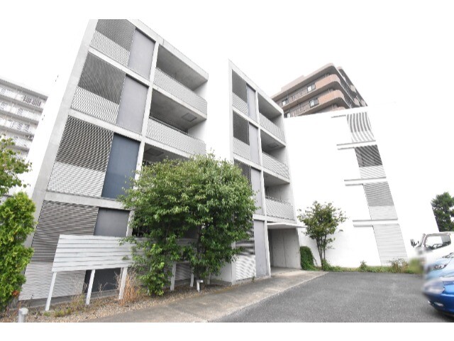 ��ʌ��z�J�s���������̃}���V�����̌����O��