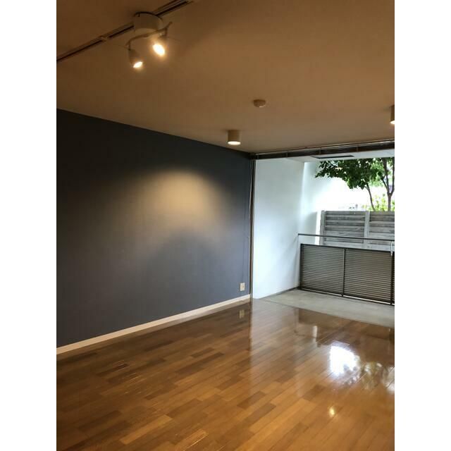 ��ʌ��z�J�s���������̃}���V�����̋��ԁE���r���O