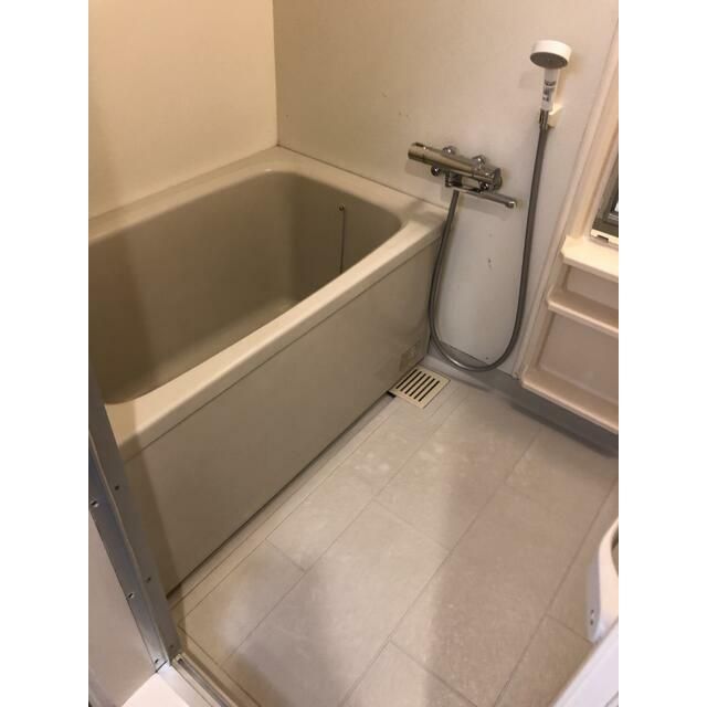 ��ʌ��z�J�s���������̃}���V�����̃o�X