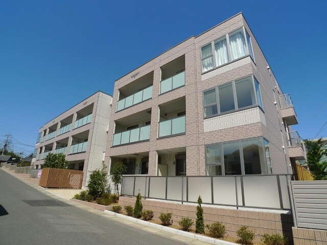 ��ʌ�����s�厚������̃}���V�����̌����O��