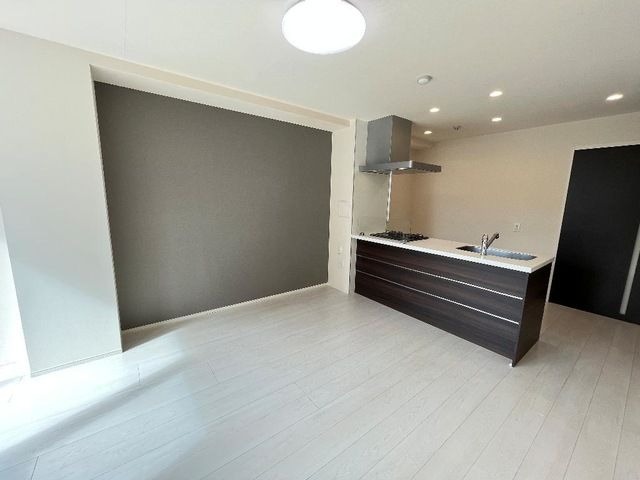 ��ʌ�����s�厚������̃}���V�����̋��ԁE���r���O