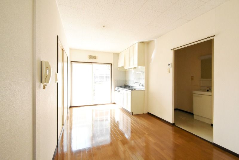 ��ʌ��������܎s��΋戤�����̃A�p�[�g�̋��ԁE���r���O