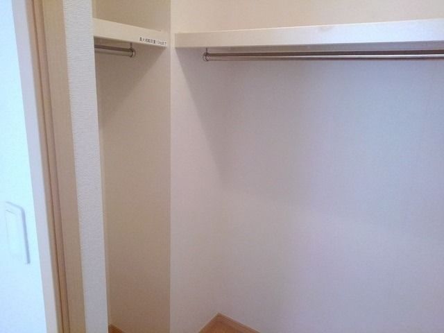 ��ʌ��z�J�s���z�J�S���ڂ̃A�p�[�g�̎��[