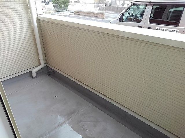 ��ʌ��z�J�s���z�J�S���ڂ̃A�p�[�g�̃o���R�j�[