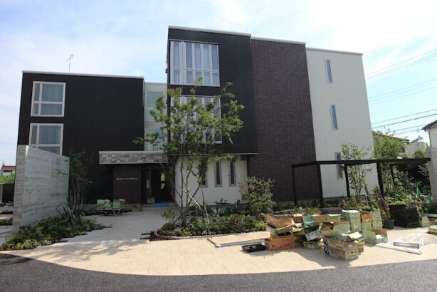 ��ʌ��������܎s�����攪���q�R���ڂ̃}���V�����̌����O��