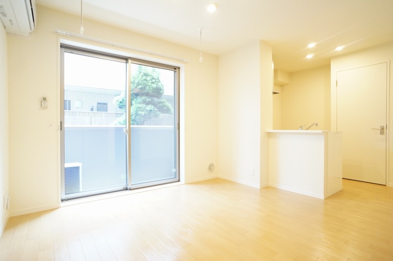 ��ʌ��������܎s��{��y�蒬�Q���ڂ̃}���V�����̋��ԁE���r���O