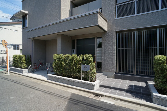 ��ʌ��������܎s��{��y�蒬�Q���ڂ̃}���V�����̃G���g�����X