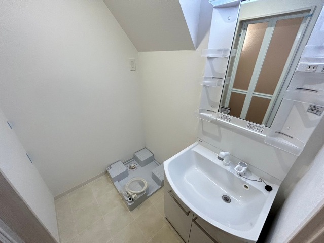 ��ʌ��������܎s����厚���V�n�̃A�p�[�g�̐��ʏ�