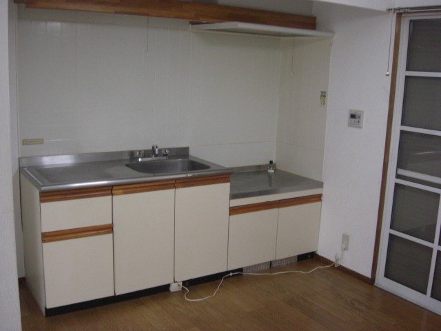 ��ʌ��������܎s������{�����R���ڂ̈�ˌ��ẴL�b�`��