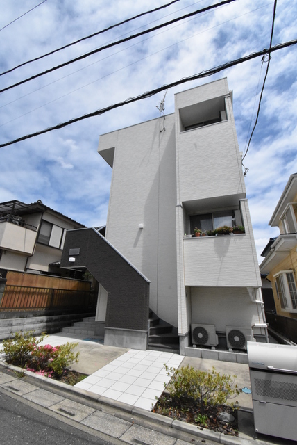 ��ʌ��������܎s����{�O���̃A�p�[�g�̌����O��