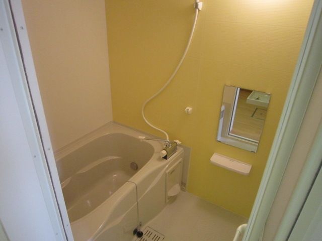 ��ʌ��z�J�s�V�z�J�Q���ڂ̃A�p�[�g�̃o�X