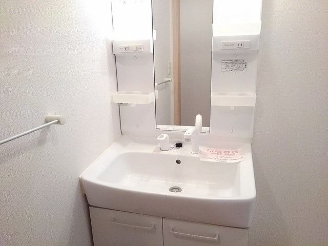 ��ʌ��z�J�s���C�N�^�E���Q���ڂ̃A�p�[�g�̐��ʏ�