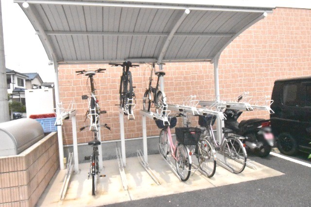 ��ʌ��z�J�s�V�z�J�Q���ڂ̃A�p�[�g�̂��̑�