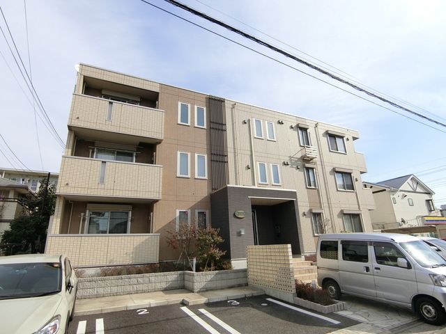 ��ʌ��������܎s�k��{�����Q����126-14�̃A�p�[�g�̌����O��