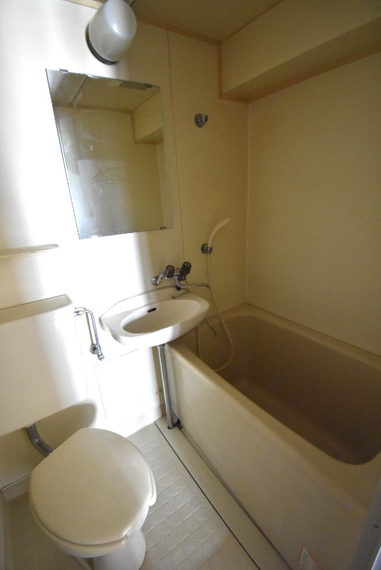 ��ʌ��������܎s��{�扺���Q���ڂ̃}���V�����̃o�X