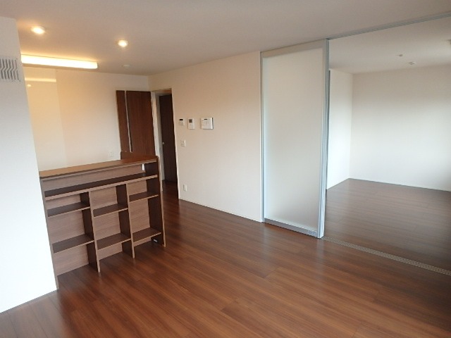 ��ʌ��������܎s����厚�w��̃A�p�[�g�̋��ԁE���r���O