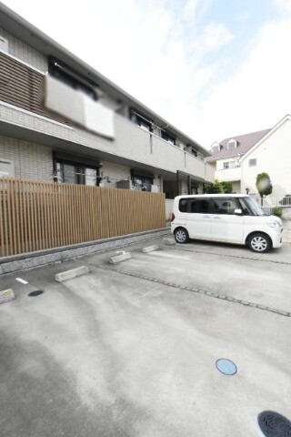 ��ʌ��������܎s�����擌��{�P���ڂ̃A�p�[�g�̒��ԏ�