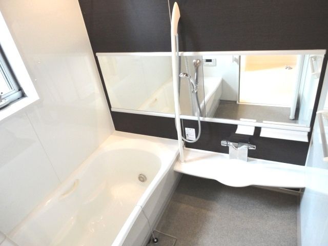 ��ʌ��������܎s��{��V�����P���ڂ̃A�p�[�g�̃o�X