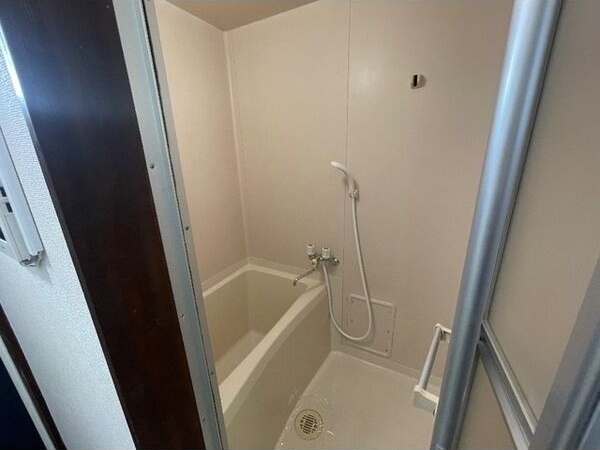 ��ʌ��������܎s����厚��v�ۗ̉Ƃ̃A�p�[�g�̃o�X