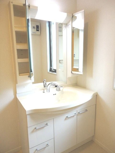 ��ʌ��������܎s��{��V�����P���ڂ̃A�p�[�g�̐��ʏ�