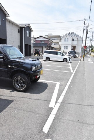 ��ʌ��������܎s��{��O���Q���ڂ̃A�p�[�g�̒��ԏ�