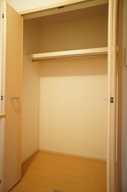 ��ʌ��������܎s�΋�厚���̃A�p�[�g�̎��[