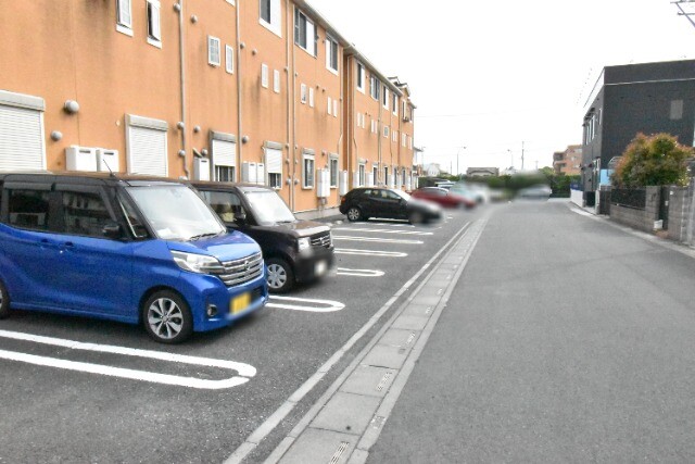 ��ʌ��������܎s�΋�厚���̃A�p�[�g�̒��ԏ�