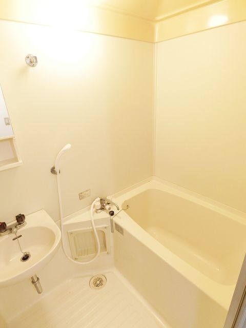 ��ʌ��@�c�s����Q���ڂ̃}���V�����̃o�X