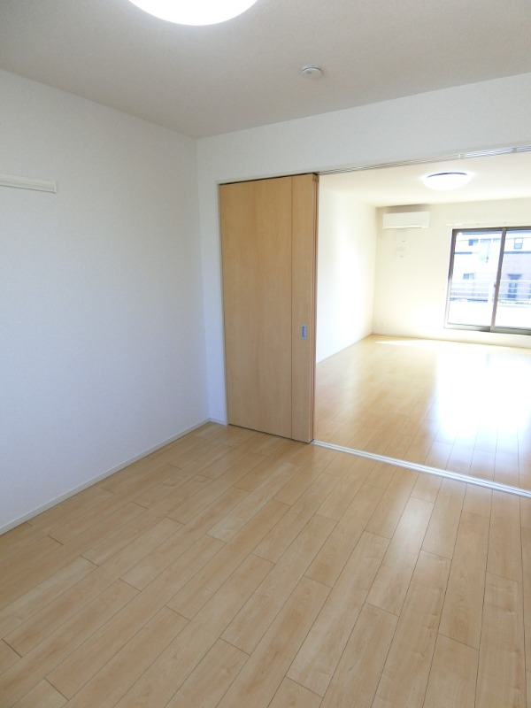 ��ʌ��������܎s��΋撇���Q���ڂ̃A�p�[�g�̂��̑������E�X�y�[�X