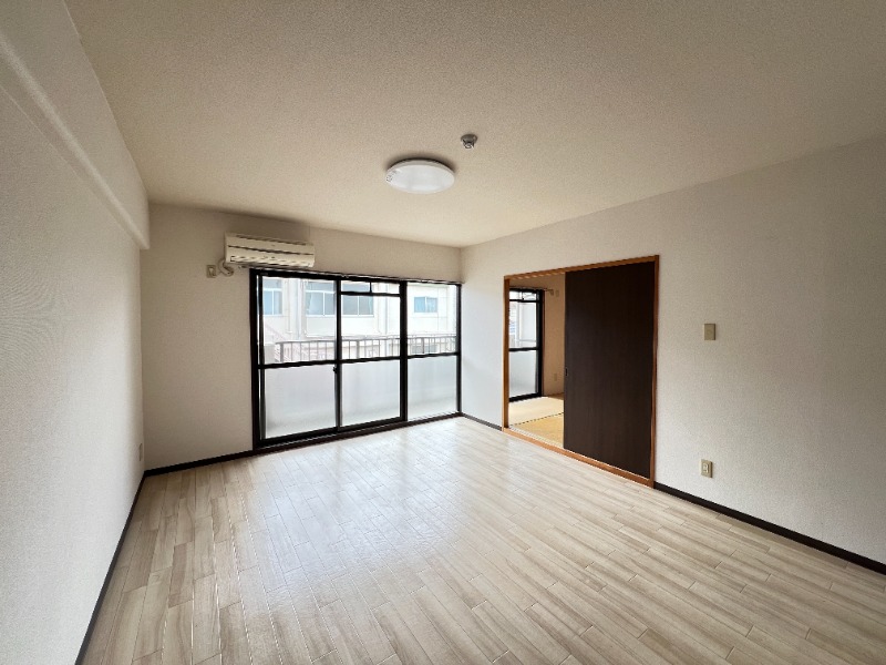 ��ʌ��z�J�s���z�J�R���ڂ̃}���V�����̋��ԁE���r���O