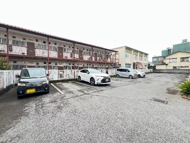 ��ʌ��z�J�s���z�J�R���ڂ̃}���V�����̒��ԏ�