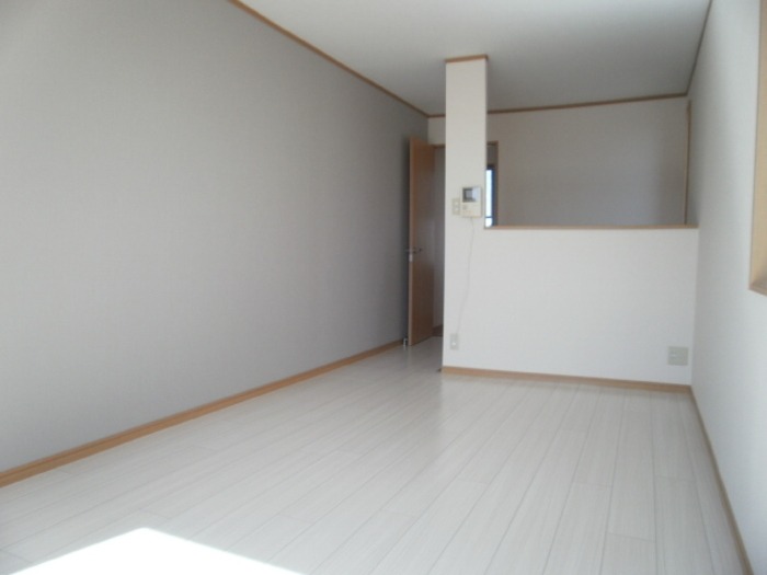 ��ʌ��k�����S�ɓޒ����h��T���ڂ̃e���X�n�E�X�̋��ԁE���r���O